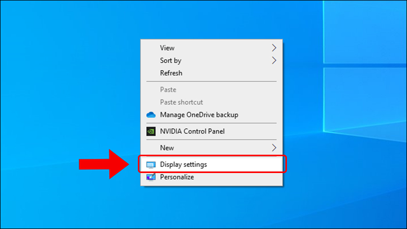 Nhấn chuột phải vào màn hình và chọn Display Settings